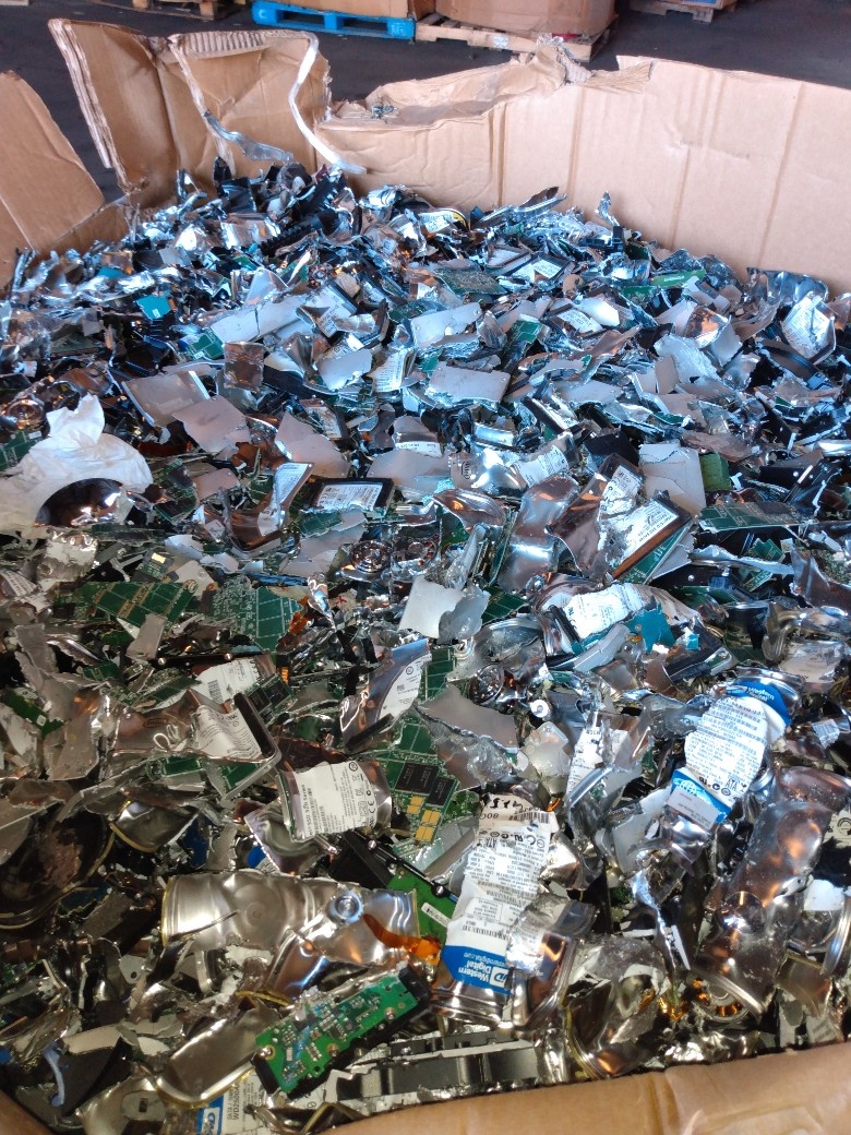 硬盘(破碎带板) Hard drive shredded w board